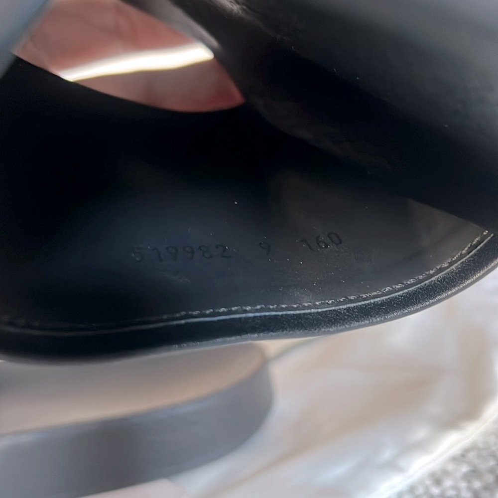 Gucci Slides Sandals Guccy 
Gucci Resort 2018 Collection 
New and never worn - Picture 8 of 11